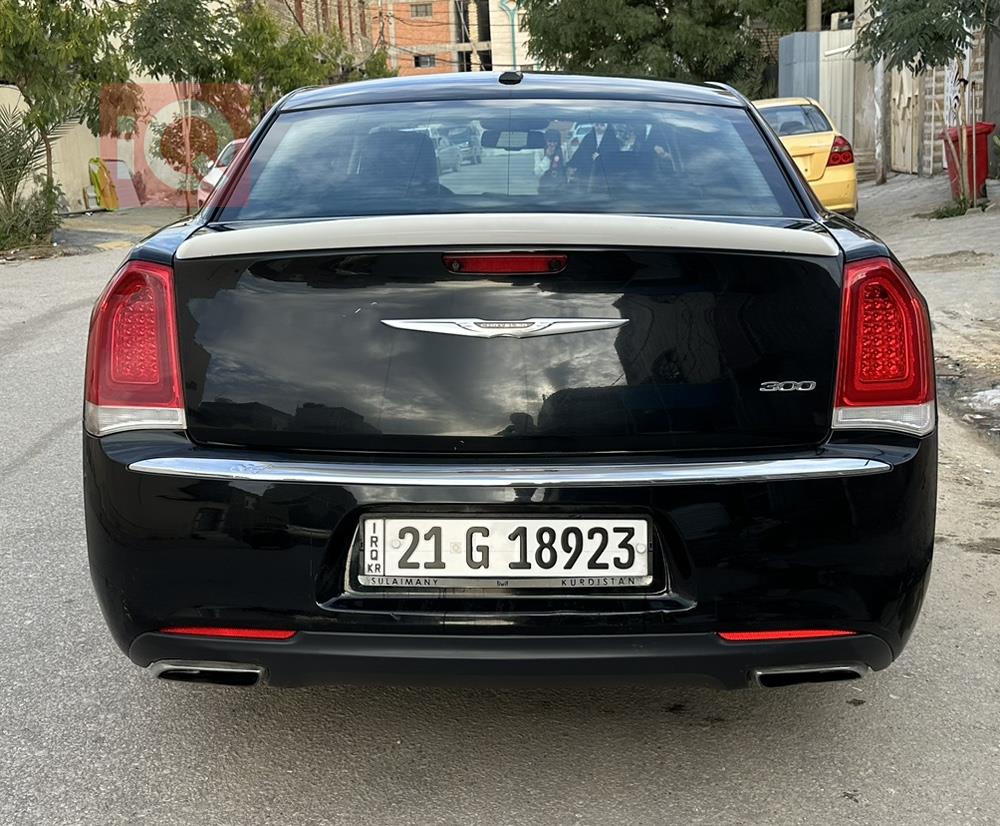 كرايسلر 300
